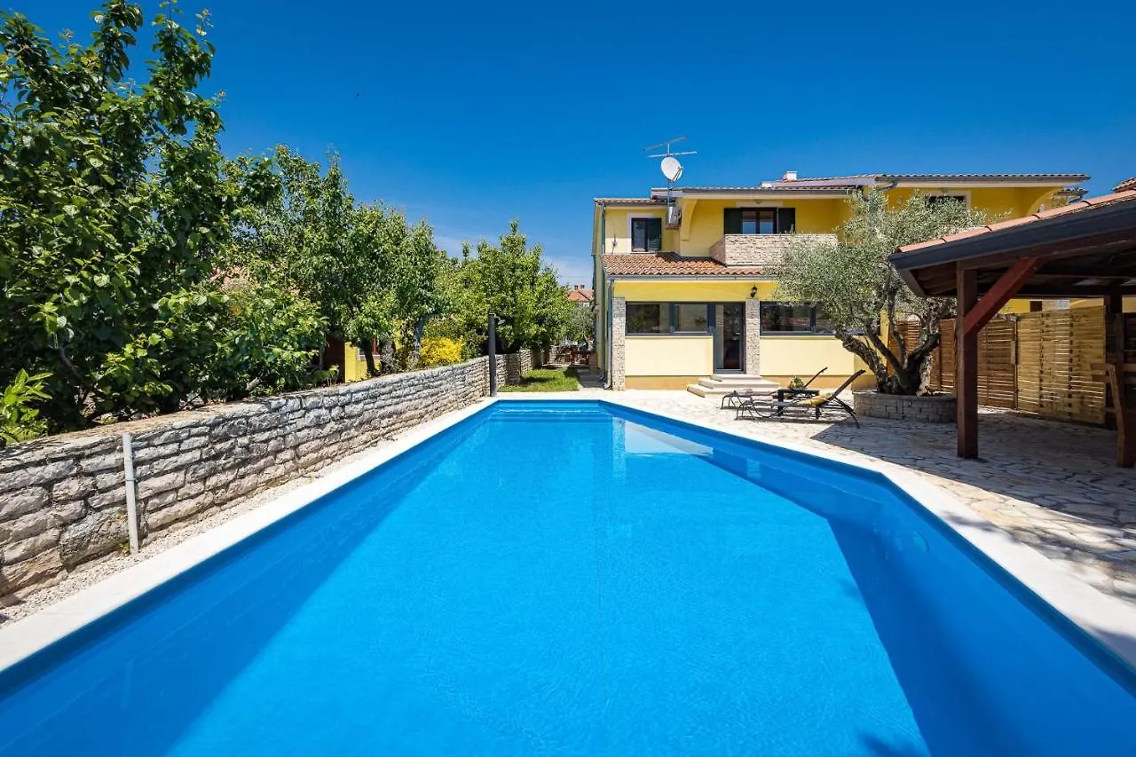 Velovici Villa Lara