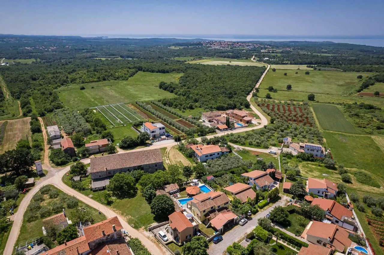 Velovici Villa Lara